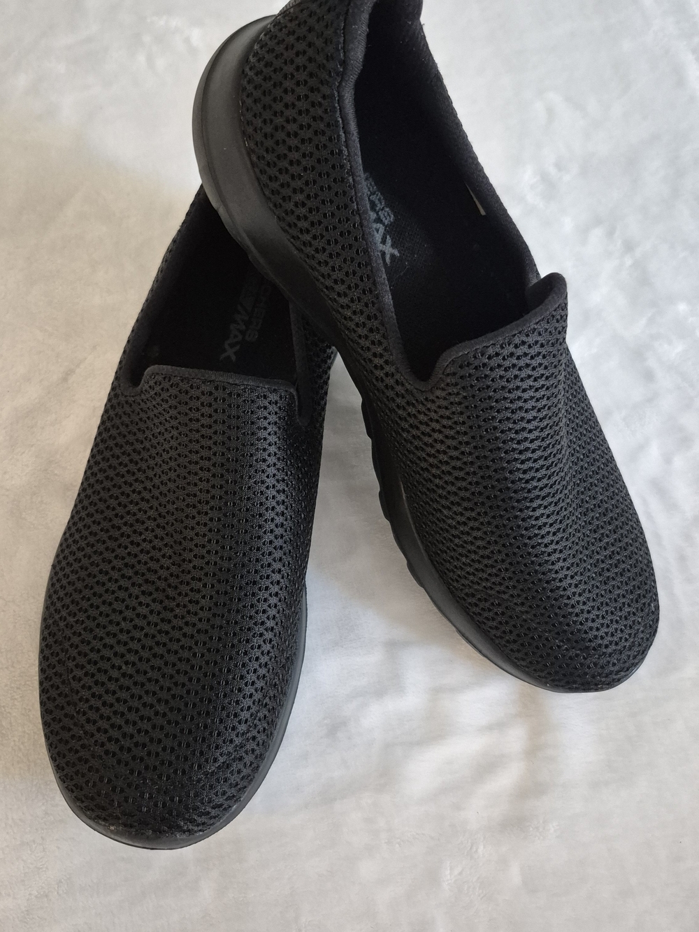 Women's Skechers sneakers
